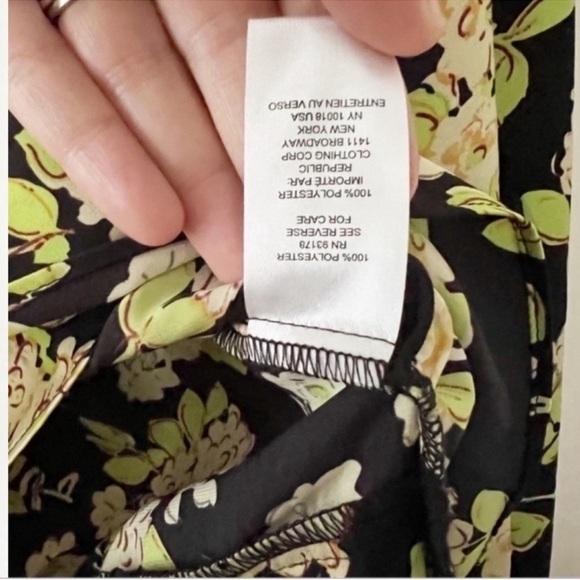 Industry Green Floral Print Wrap Front Blouse Satin Size Small NEW Smocked Waist - Picture 5 of 7